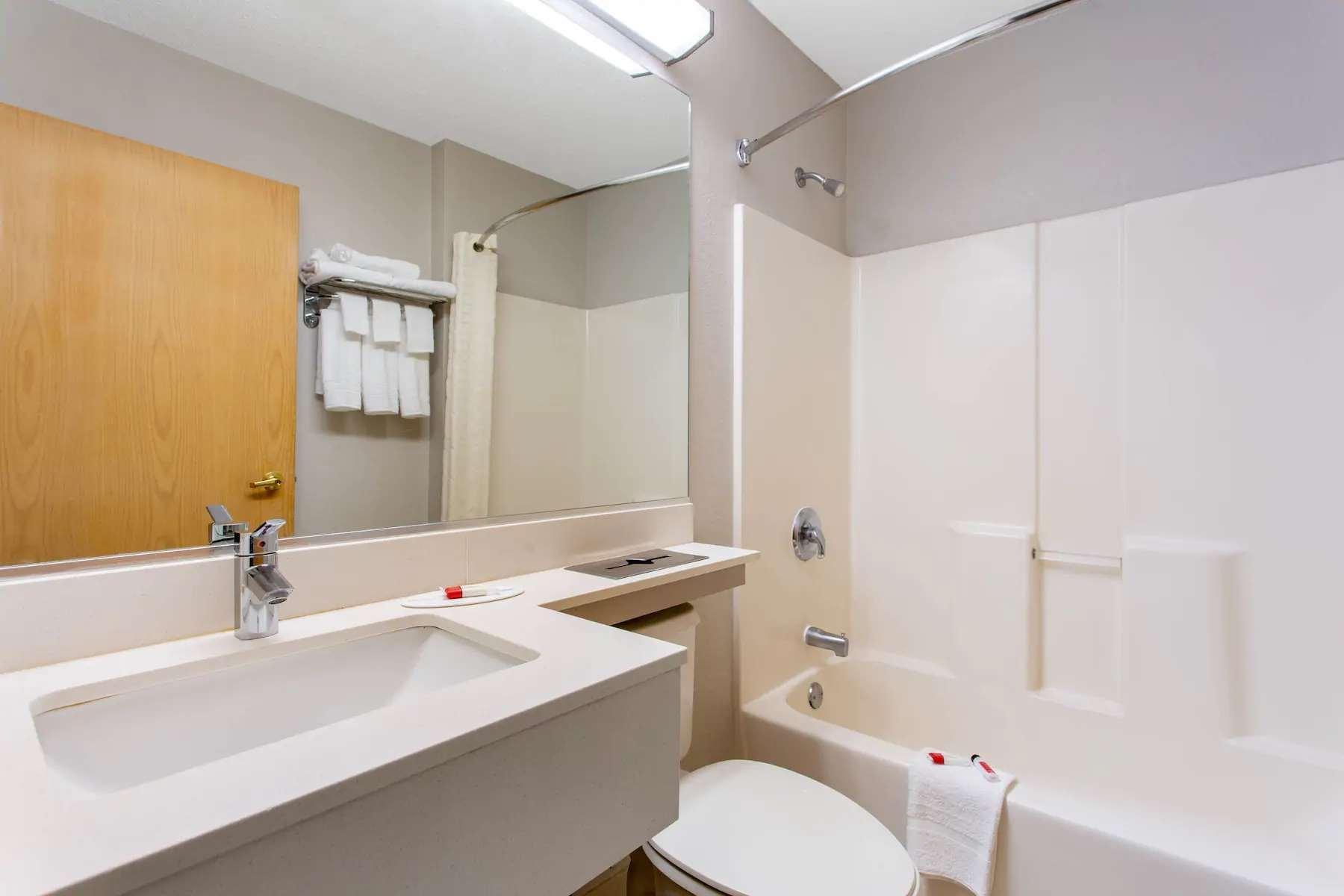Microtel Inn & Suites By Wyndham Philadelphia Airport Ngoại thất bức ảnh